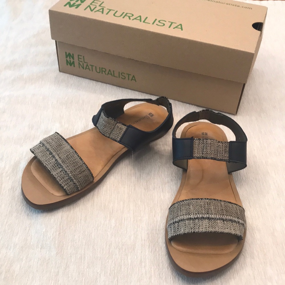 El Naturalista Black Tulip Sandal size 38/ US 8
